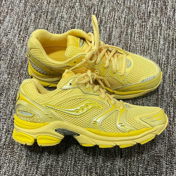 Saucony Yellow Women’s Athletic Shoes - Picture 6 of 6